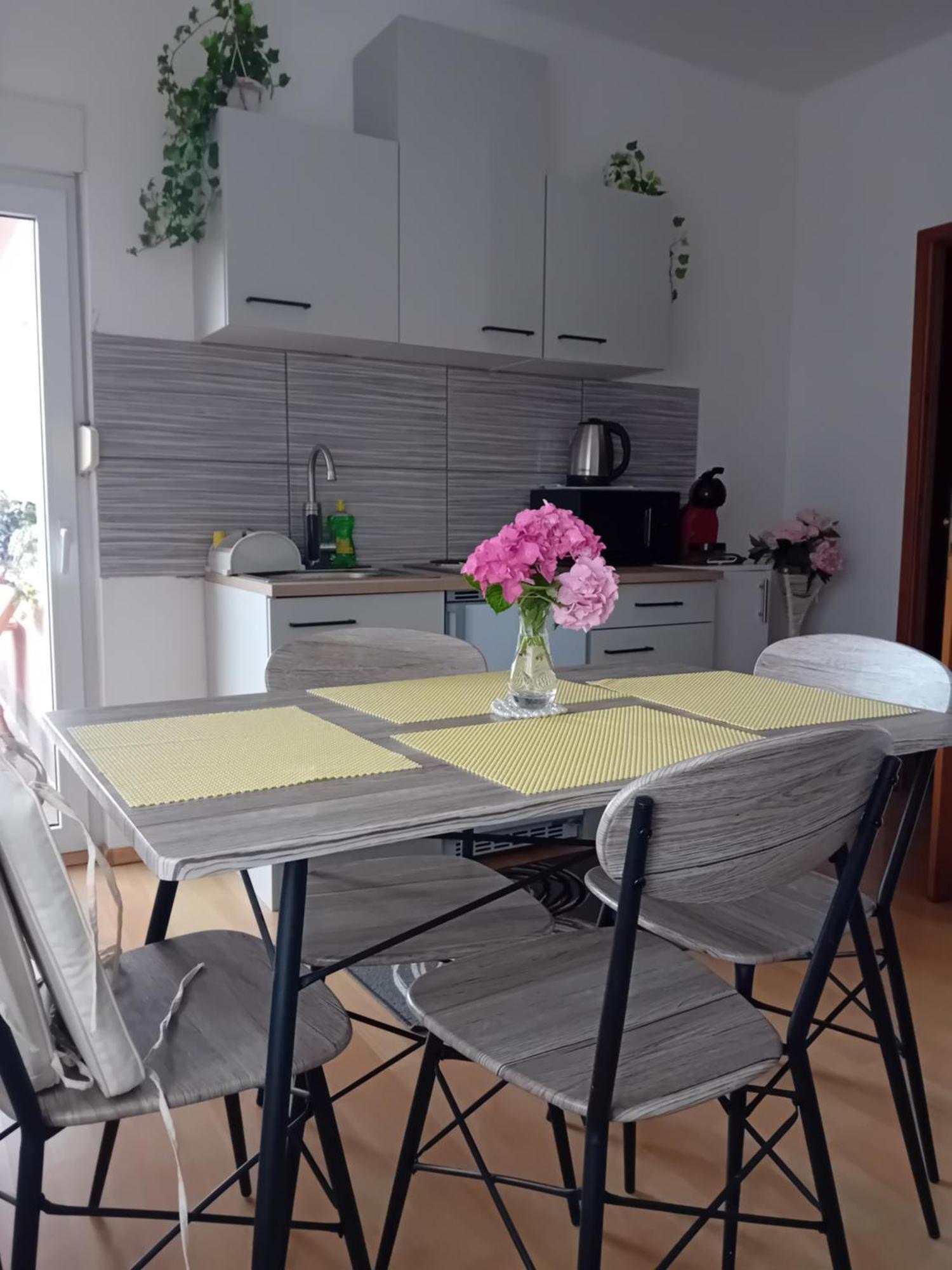 Apartman Nada คาปรินา ภายนอก รูปภาพ
