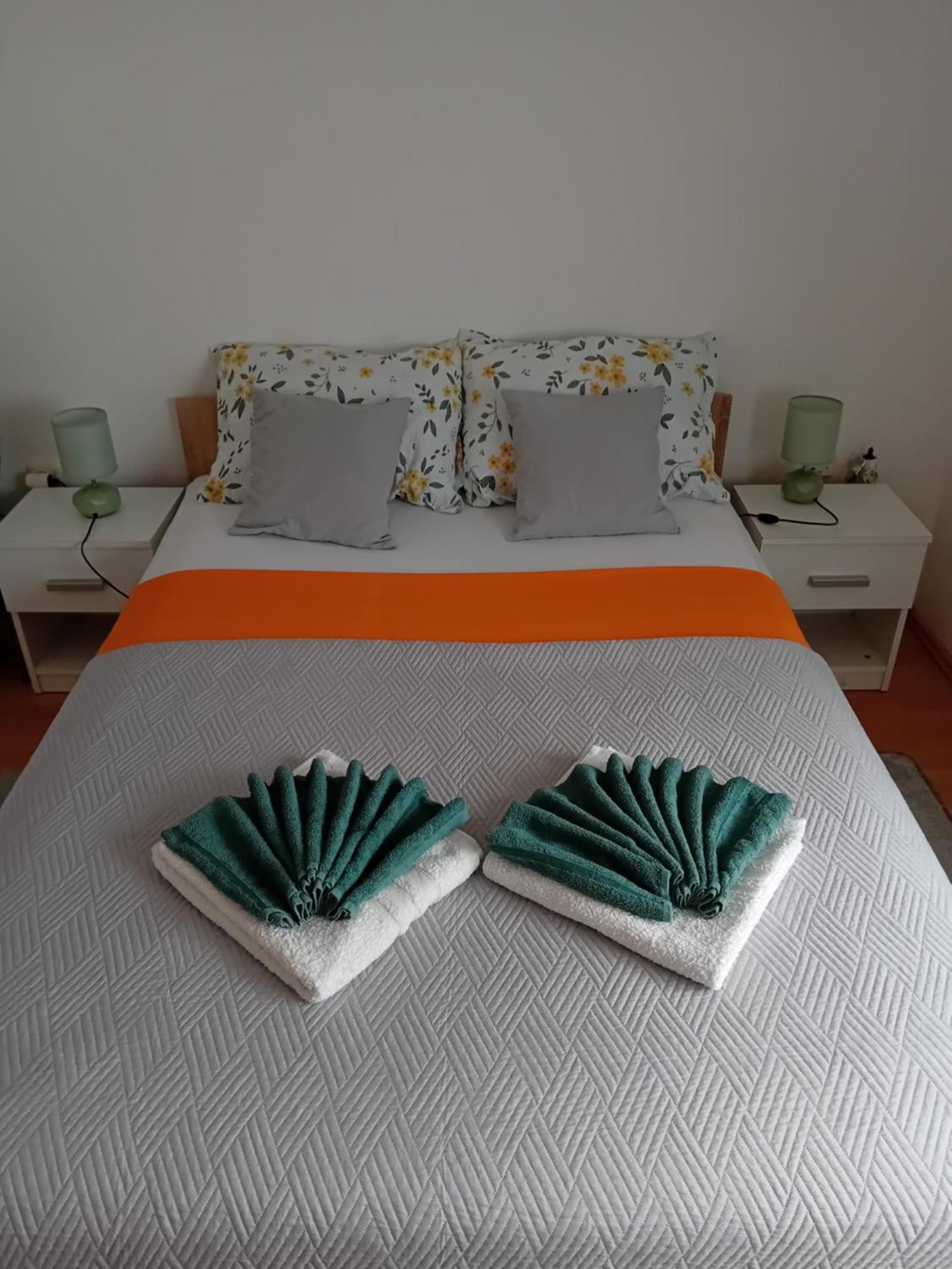 Apartman Nada คาปรินา ภายนอก รูปภาพ